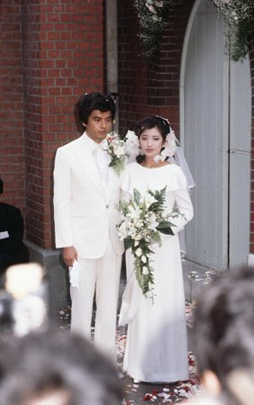 ㊗️11月19日 俳優 #三浦友和 と歌手 #山口百恵 が結婚(1980年