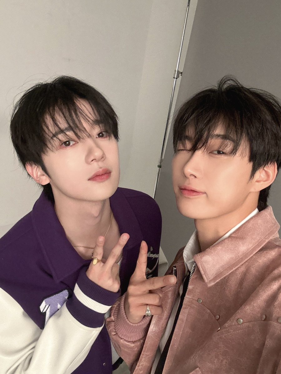 📸] #ジェハン #イェチャン の眩しい美貌✨ 今日もレジェンド更新