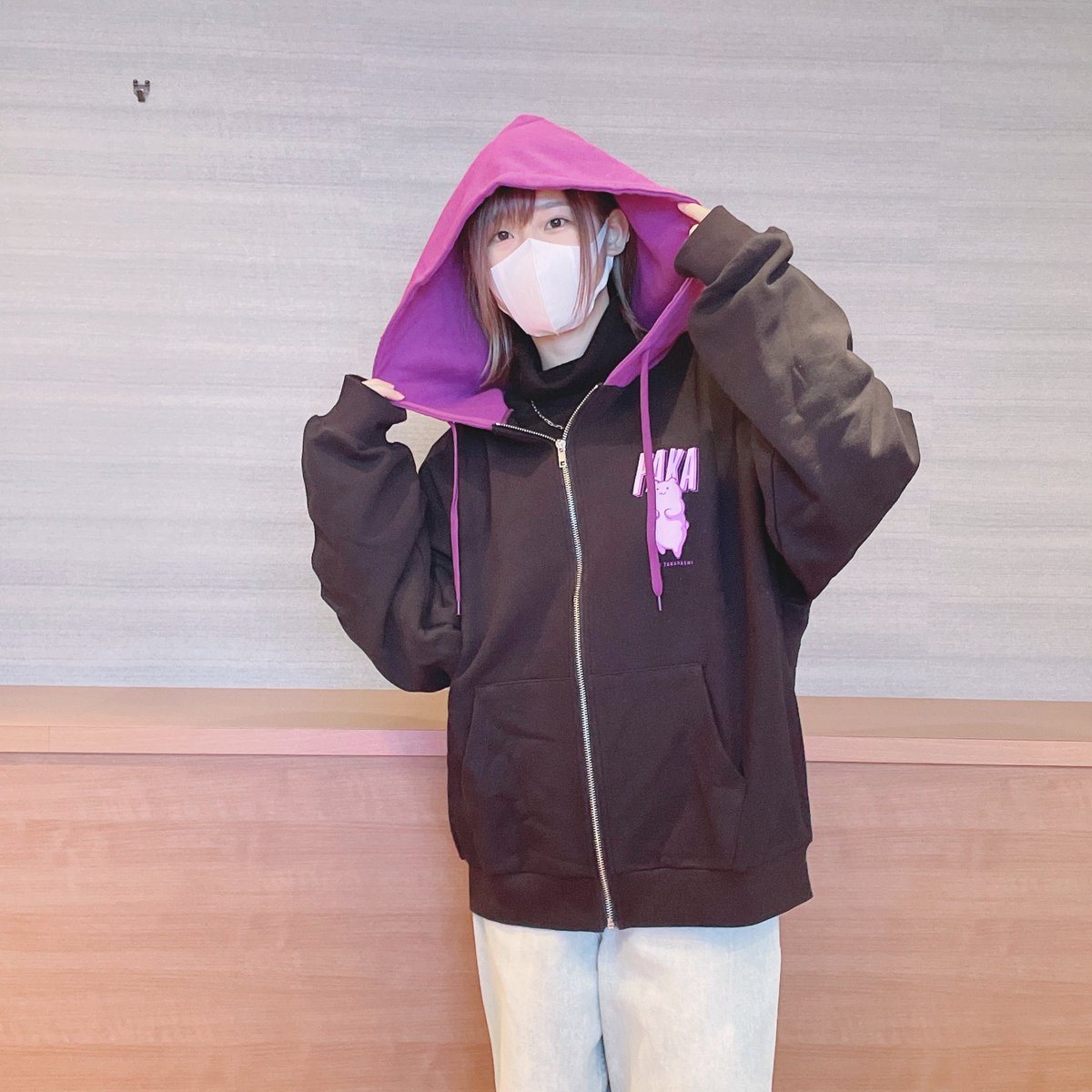 ぱかパーカーのサンプルが届いたので、サイズ参考用に着てみました