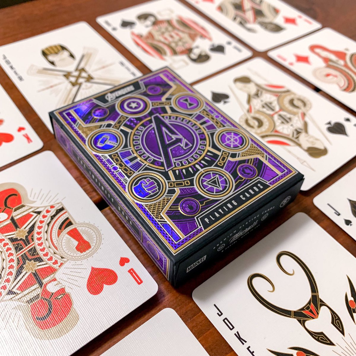 パケ買いしたアベンジャーズのトランプ カードの絵柄もめっちゃカッコよき