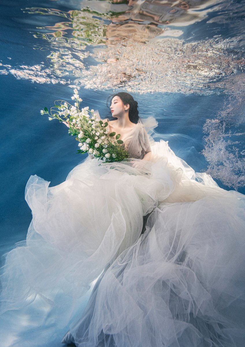 プレゼント】 IZ*ONE出身 #クォン・ウンビ 直筆サイン入りチェキを2名