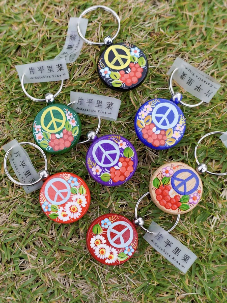 木製ペトリキウカ塗りのプレート（ヴァレンティナ・ホロべッツ）製 花