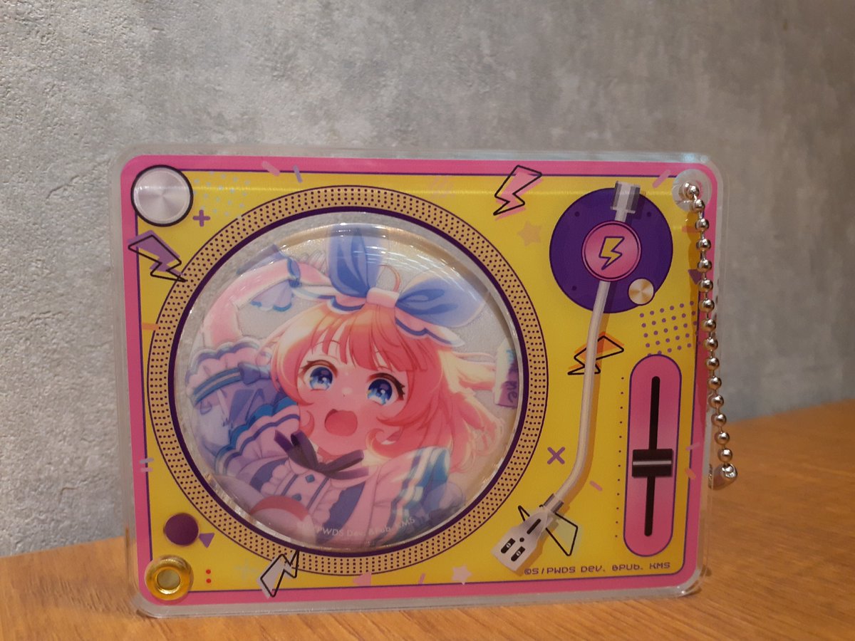 ✨お知らせ✨ 明日販売される「ターンテーブル風缶バッジケース」のご