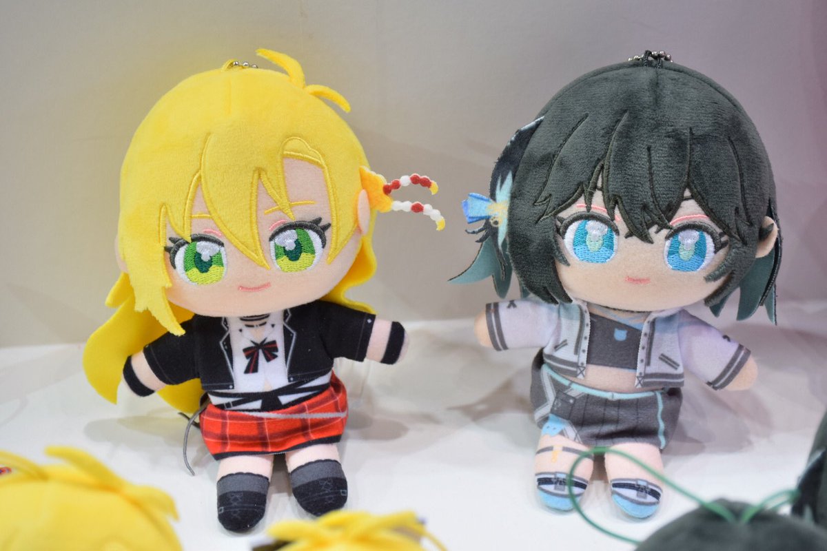 弦巻マキ 宮舞モカ おすわり ぬいぐるみ AHSストア 弦巻マキ おすわり