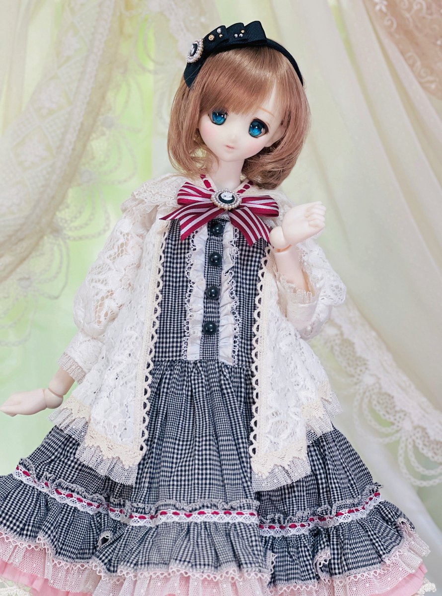 こちらはDD&DDSサイズのグレンチェックの森ガールワンピースセットです