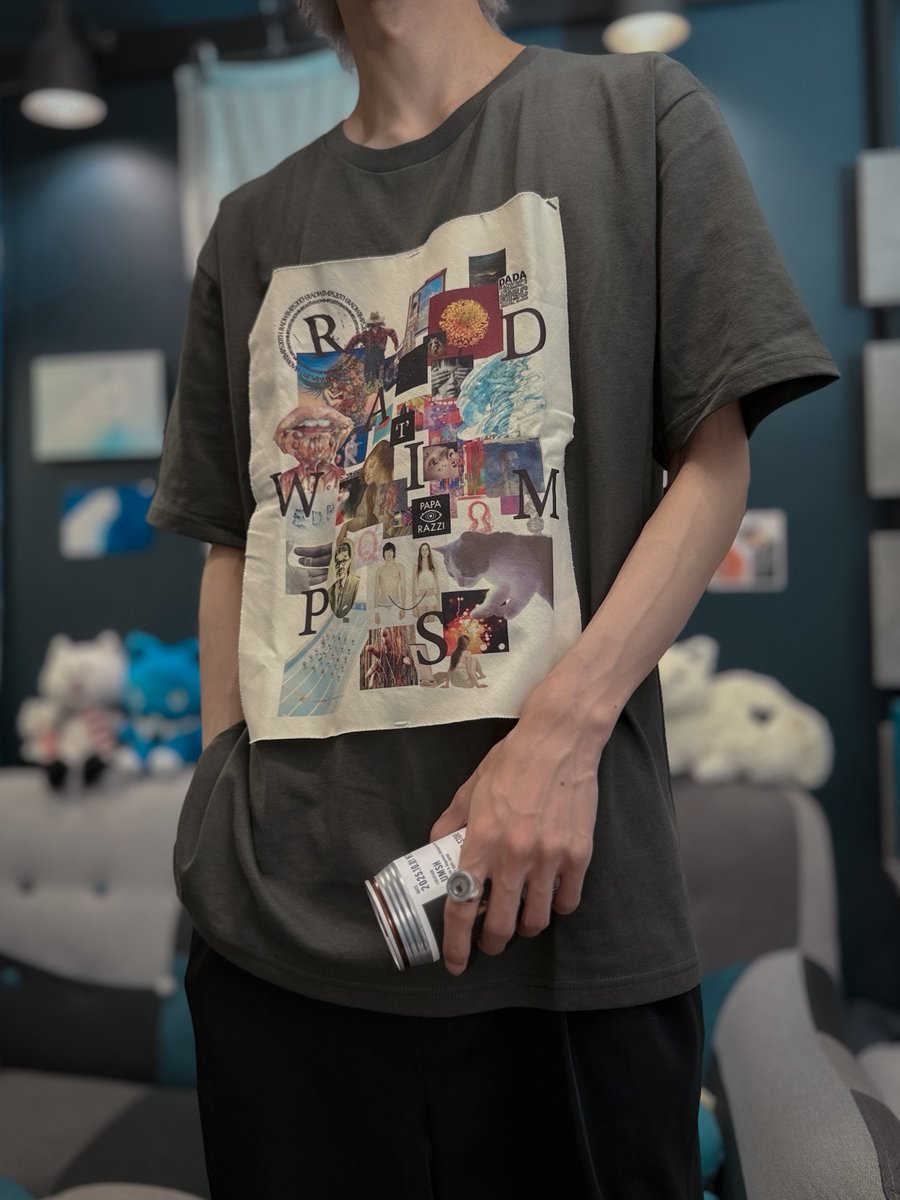 RADWIMPSの20周年Tシャツ良過ぎる。 過去のCDジャケットがコラージュで