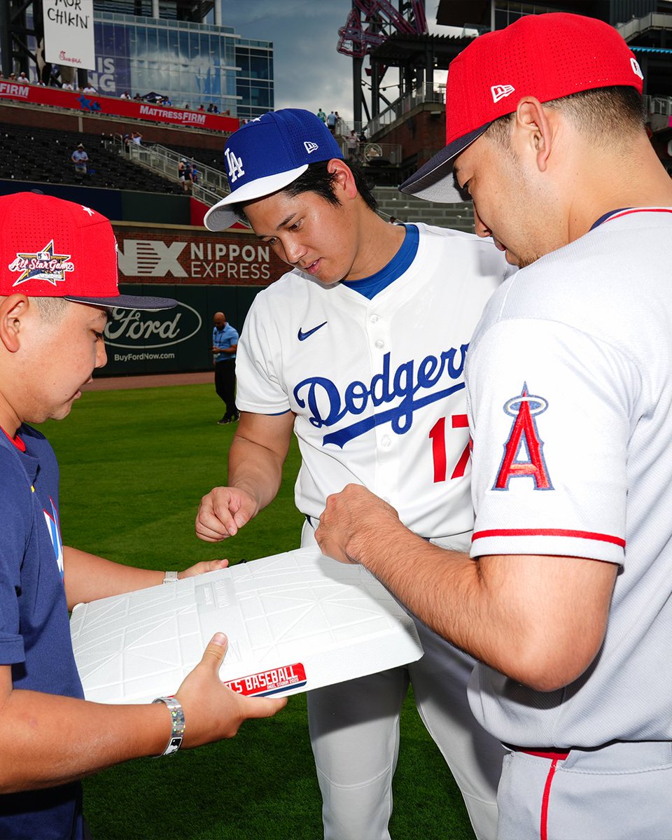 25枚限定 大谷 トラウト プホルス アップトン 実使用ジャージ & バット