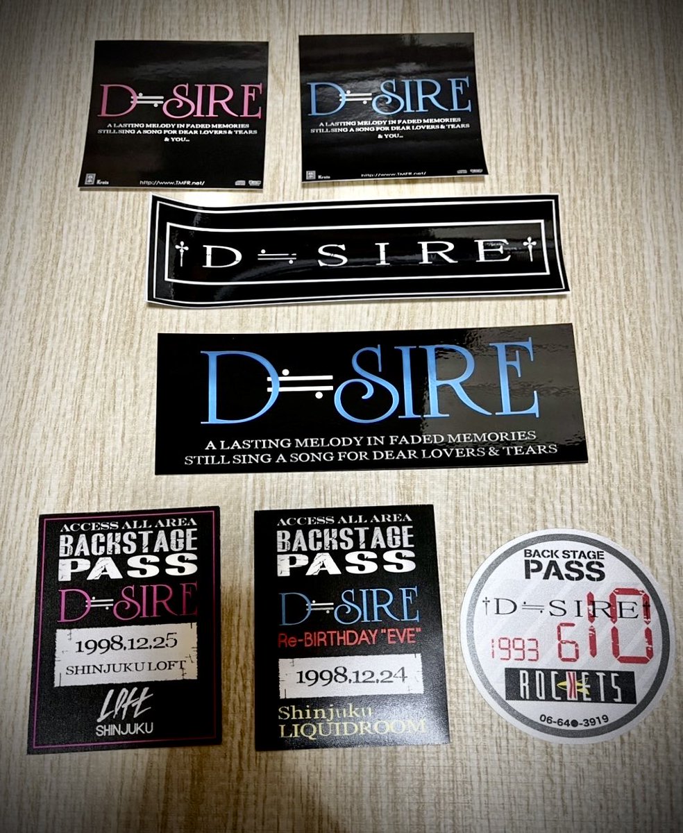 D≒SIREのステッカーセット。 かなり懐かしいロゴのが 混ざってる。笑