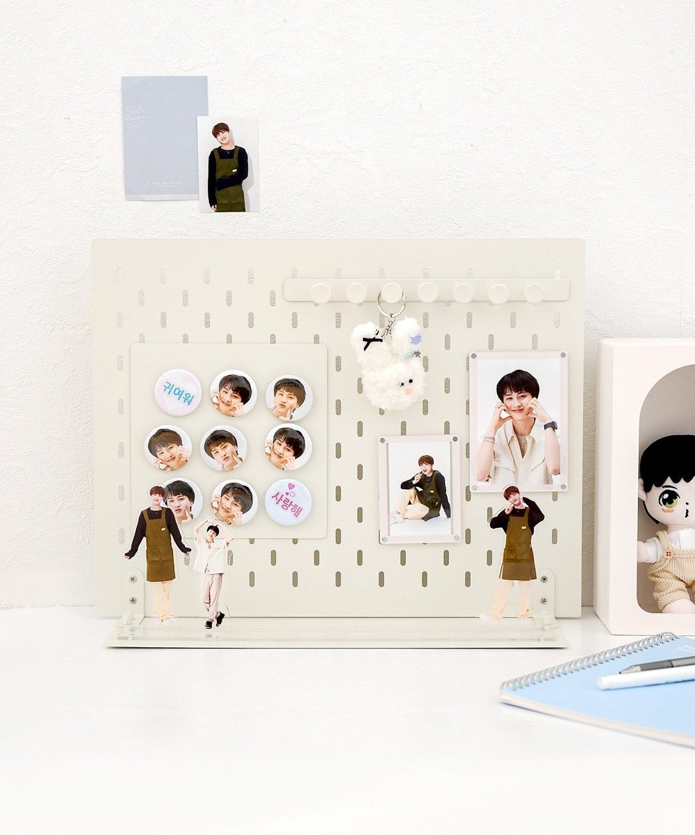 オフィ活コレクションボード」 3COINS(スリーコインズ) 推しのグッズを