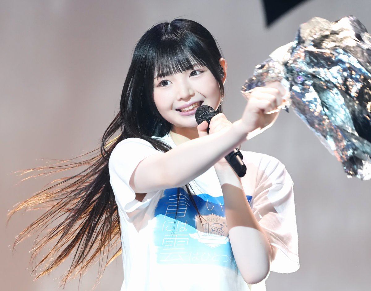 大賀彩姫 さん AKB48 18期生昇格記念LIVE!〜青い空には 雲はひとつも