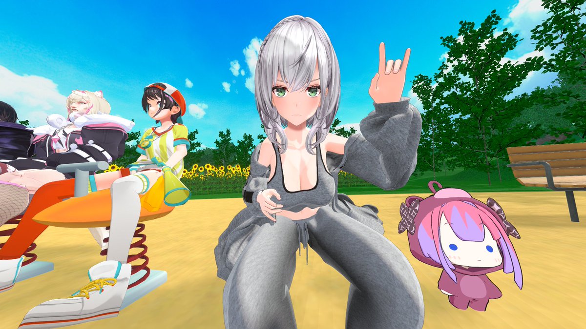 ぺこマリ体操 ぺこマリ体操前のオフショットではティアラない