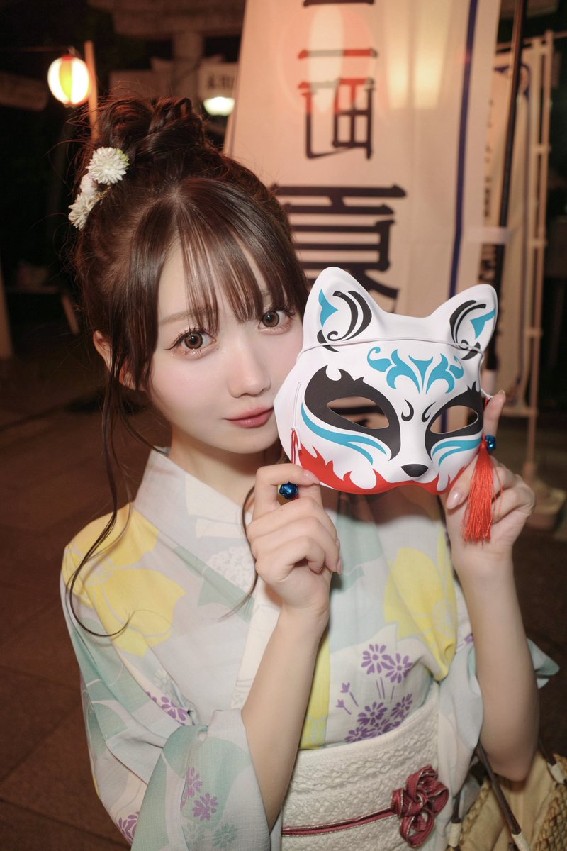 内緒バナシ」​MVが公開になりました🩵 センターを務めさせていただき