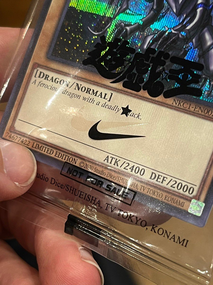 遊戯王 x Nike『真紅眼の黒竜（レッドアイズ・ブラックドラゴン）』の