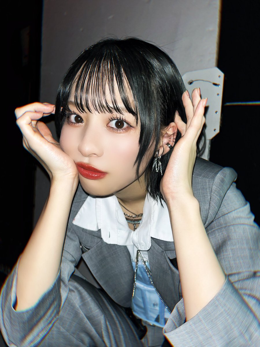 歌唱衣装 冨田菜々風 アンチコンフィチュール ヨリ直筆