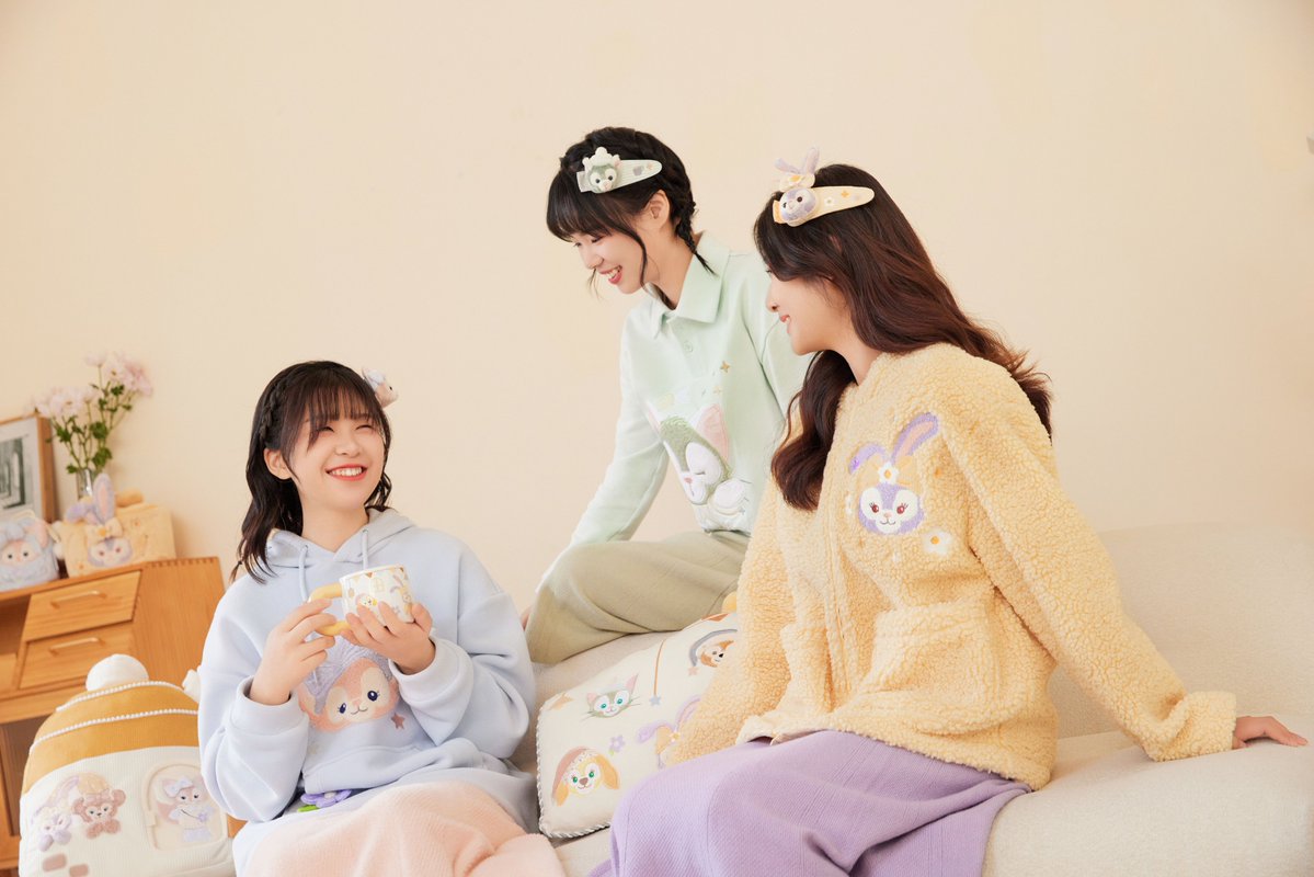 ダッフィー＆フレンズのCozy Togetherシリーズ』／ 温かいお洋服に