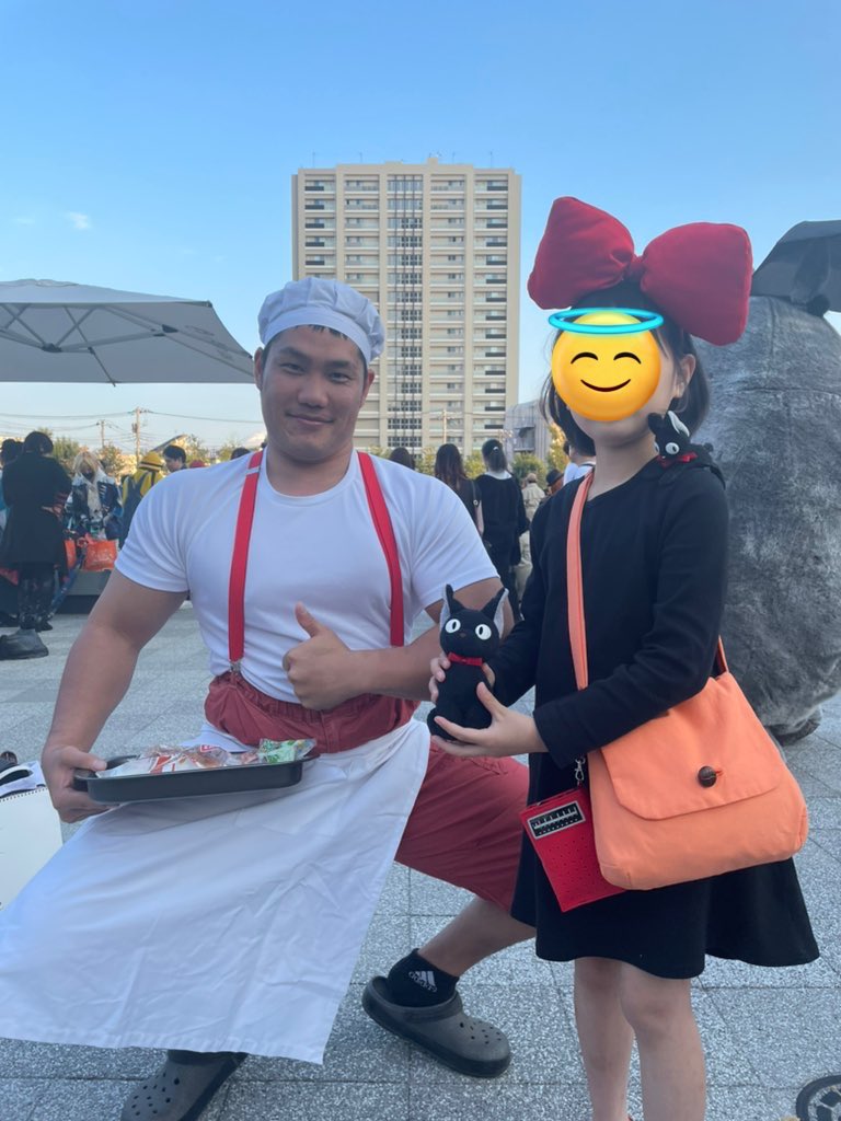 今日は魔女の宅急便が放送されるのでパン屋のおじさんのコスプレ画像です