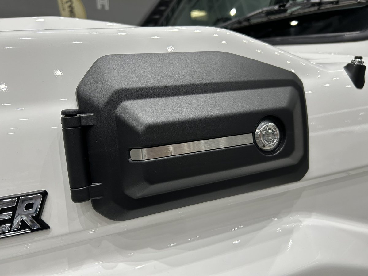 ランクルBASEオリジナル 尿素リッド 再再販70オーナー悲願の鍵付き