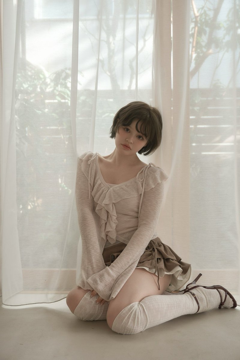 Fiona ruffle tops color pink/black ¥12,100-tax in 清涼感のある