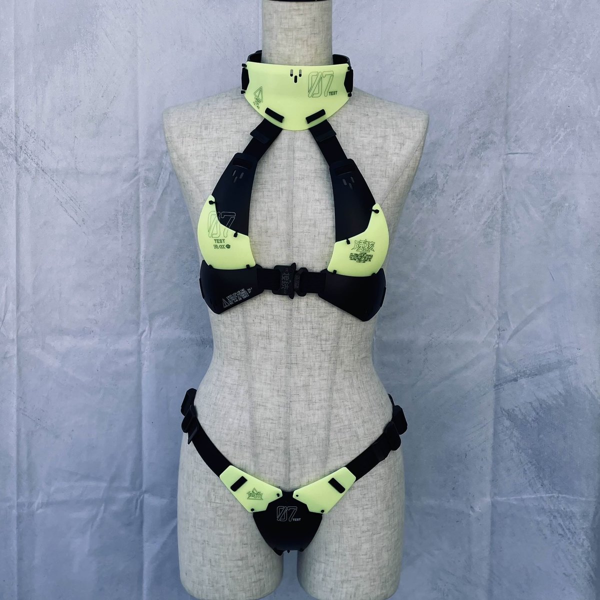 入荷情報】 店舗先行販売 装甲ビキニユニットtype07 ネオンカラー