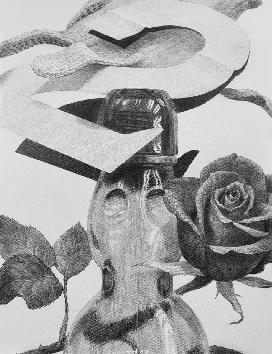 教室】本日は構成デッサンのデモストしました。 ラムネ瓶、薔薇、軍手