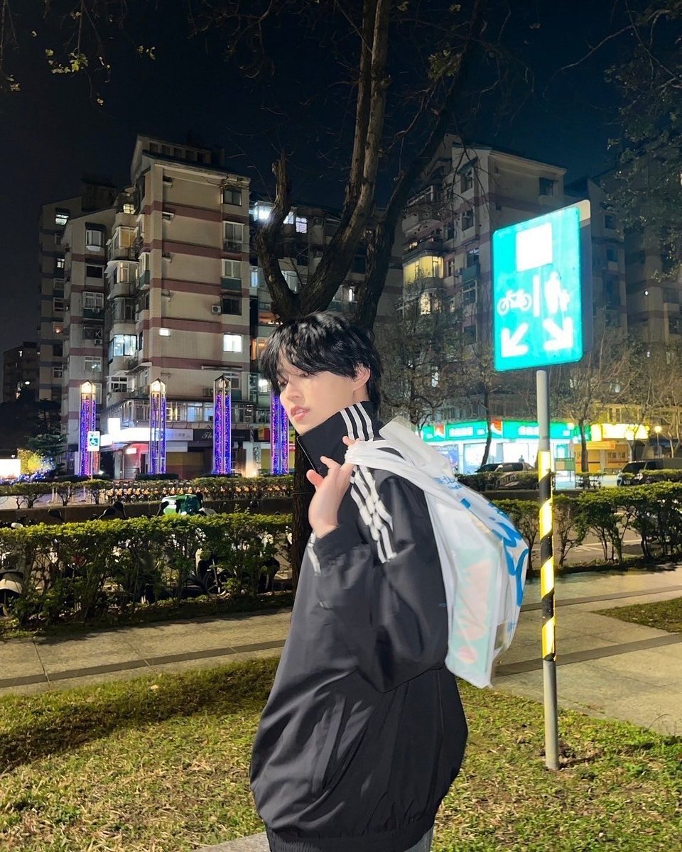 白岩瑠姫×黒髪×立ち襟黒ジャージ、良すぎる