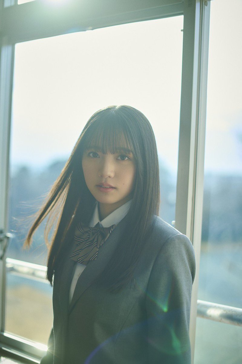 6期生「海邉朱莉」の撮り下ろし写真＆手書きプロフィールを公開