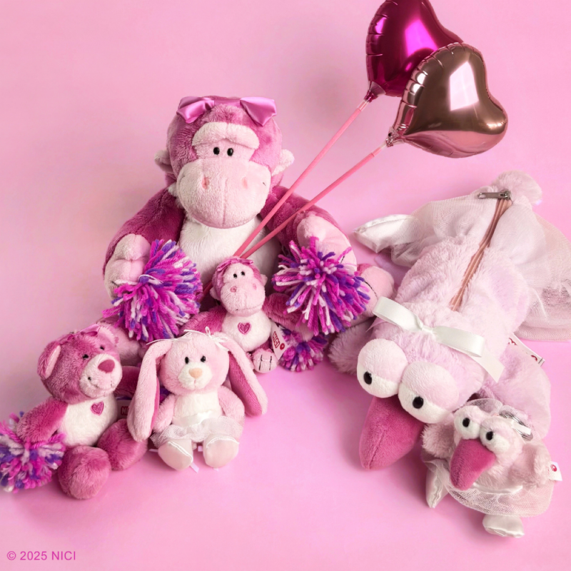 大人気だったあの「ピンクゴリラ」がチアリーダーの姿になって