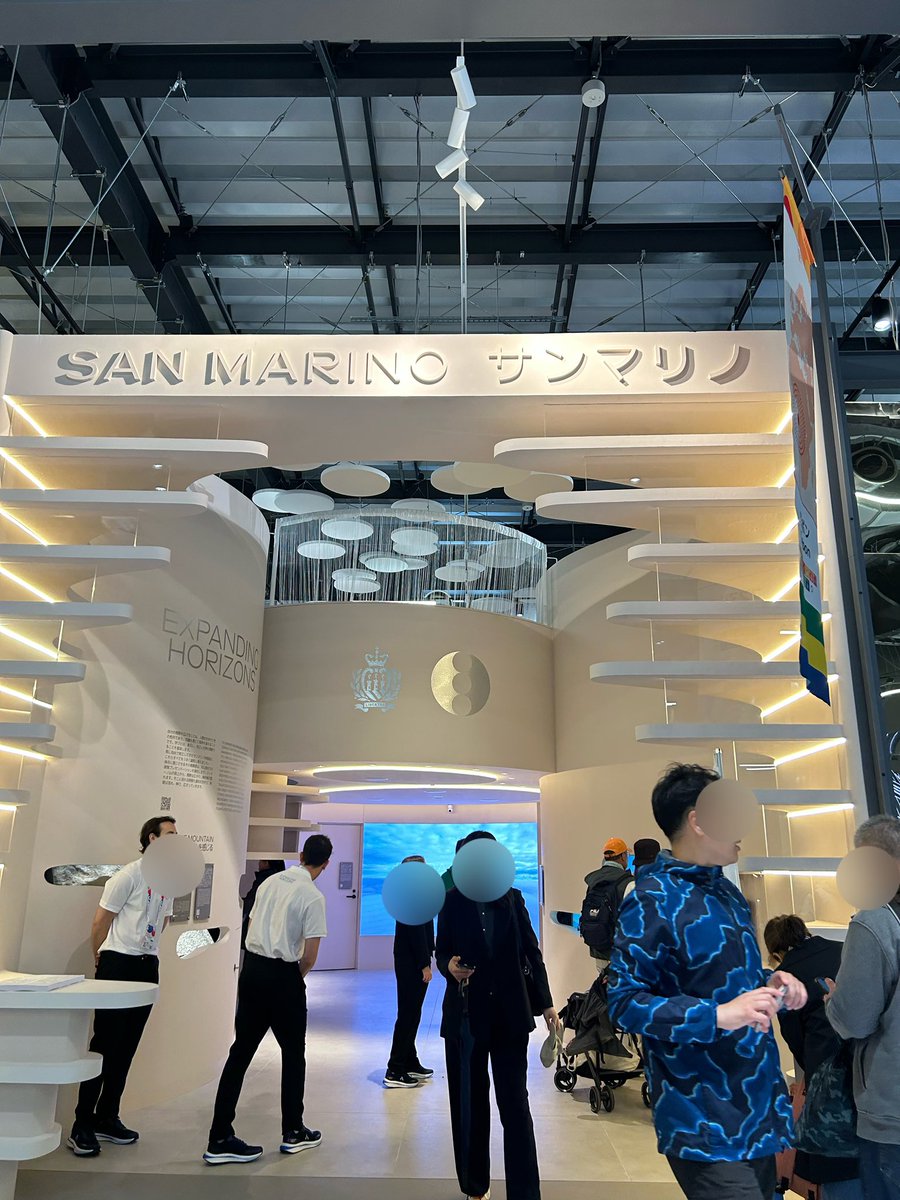 万博最初のパビリオンは推しが騎士の勲章を授与され、パビリオンの