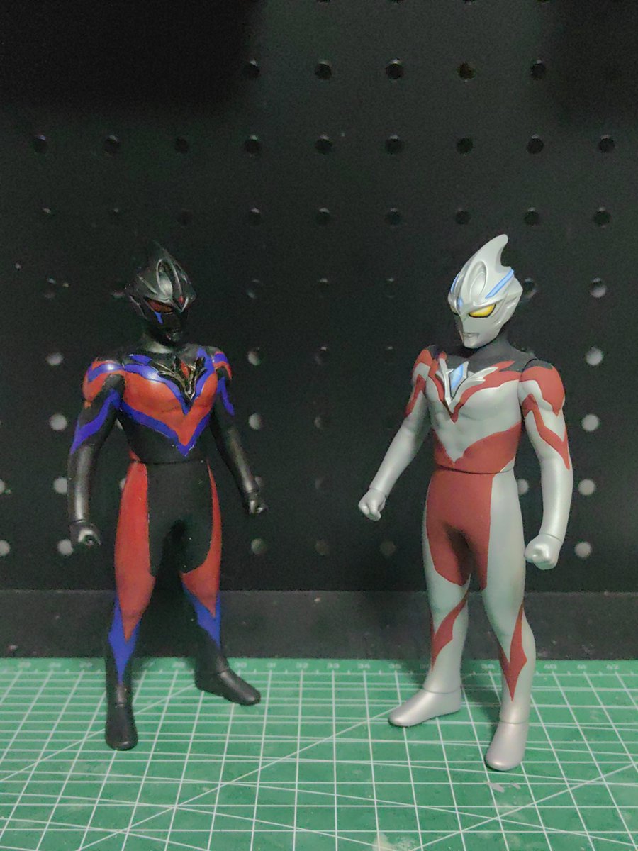 HGシリーズウルトラマン（ダークネス軍団）改造リペイント全4種