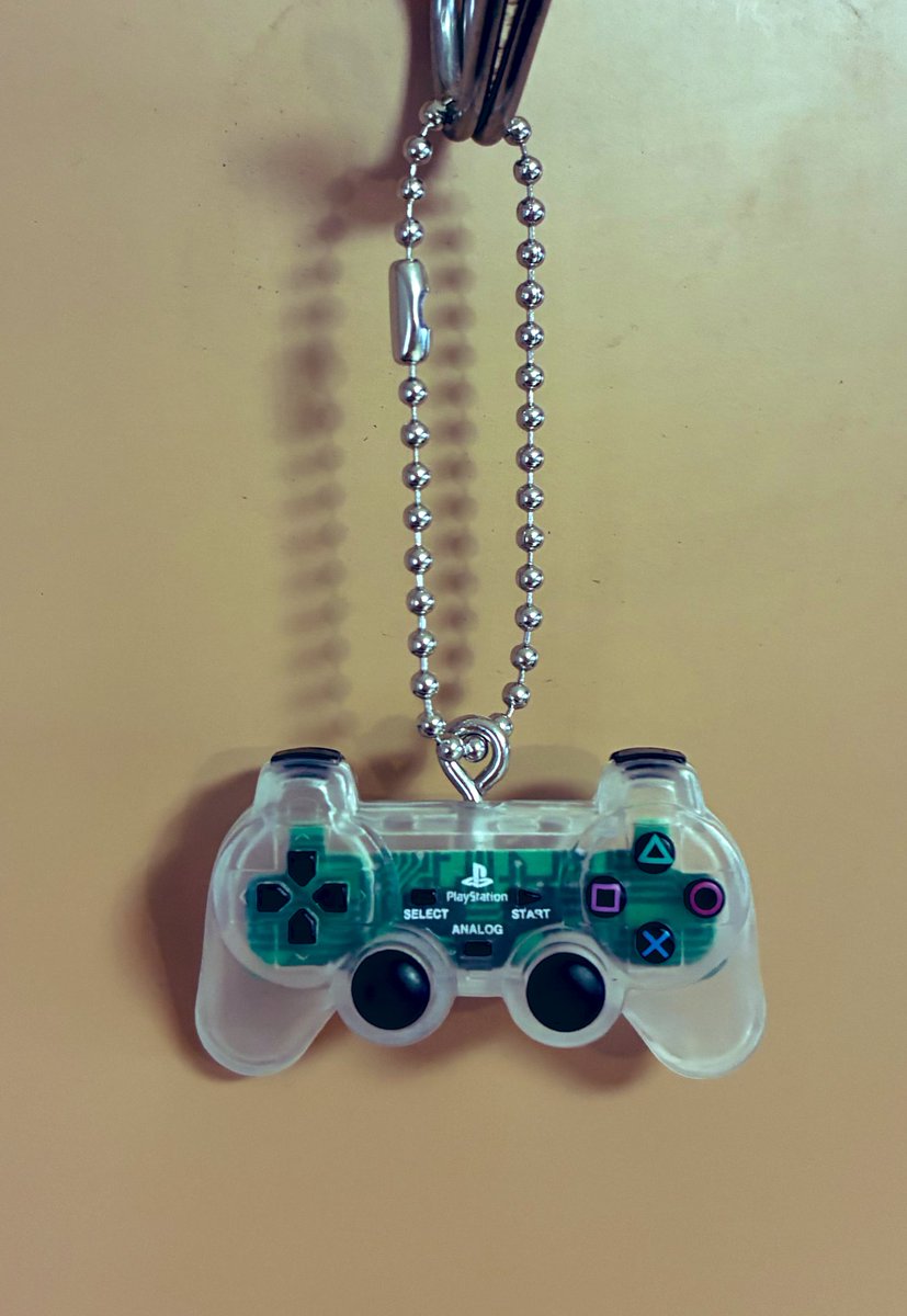 2つ目。 「アナログコントローラ (DUALSHOCK™) クリスタル」でした