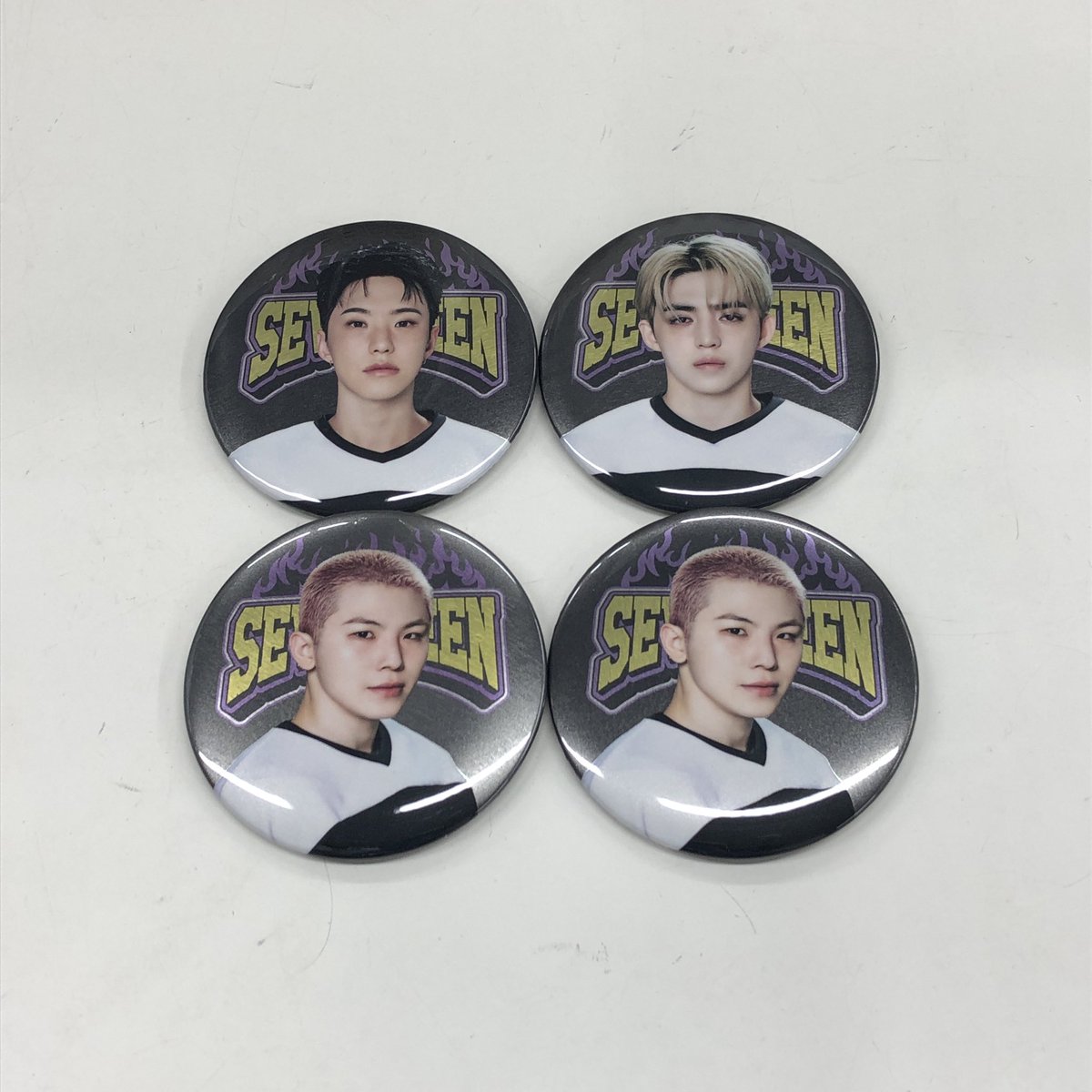 入荷情報】 #SEVENTEEN Attacca YZY特典トレカや缶バッチ、ボンボンイ