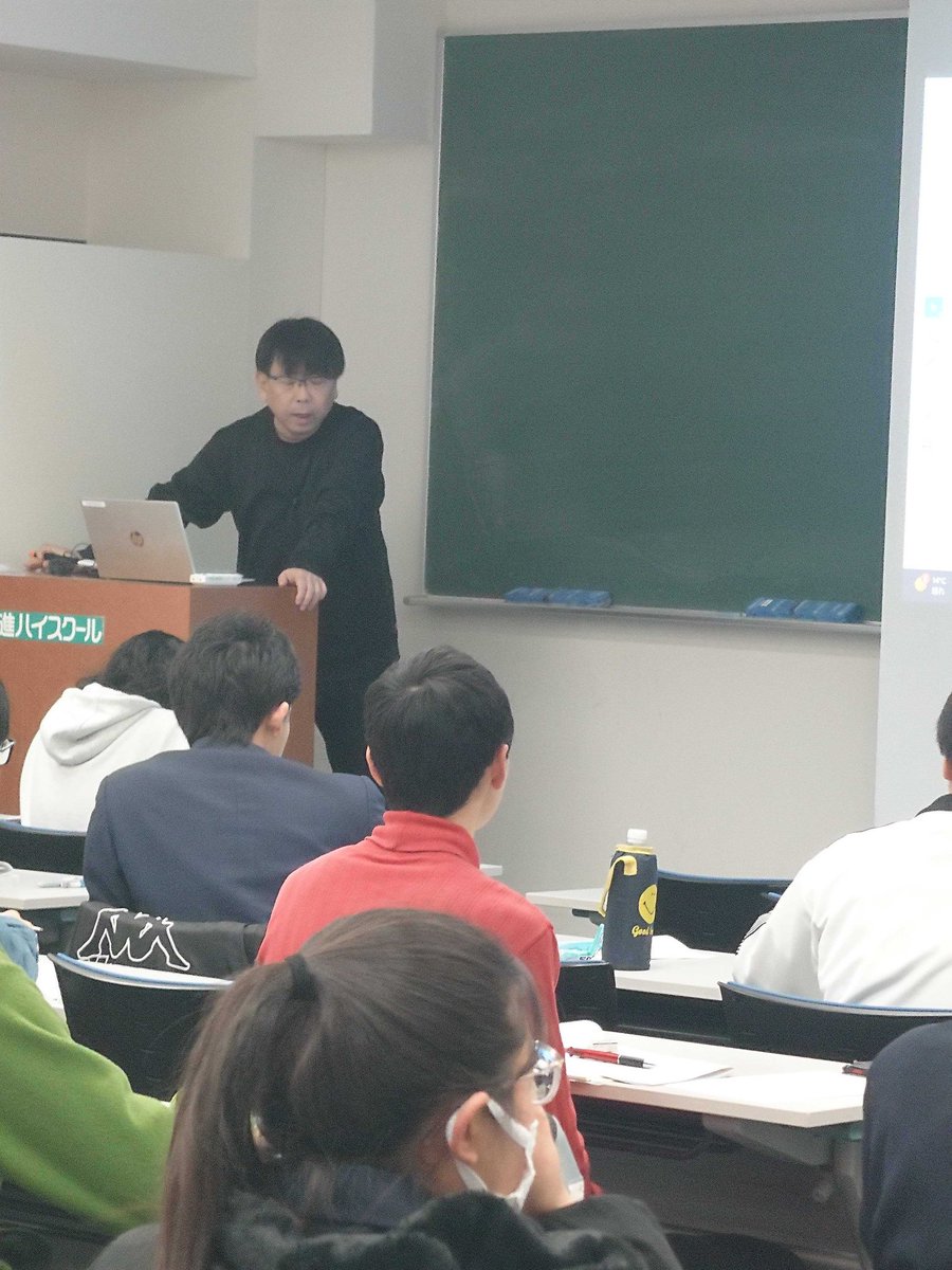 本日御茶ノ水校では大西哲男先生のプレ講座東大化学を実施中！🧪 新高3