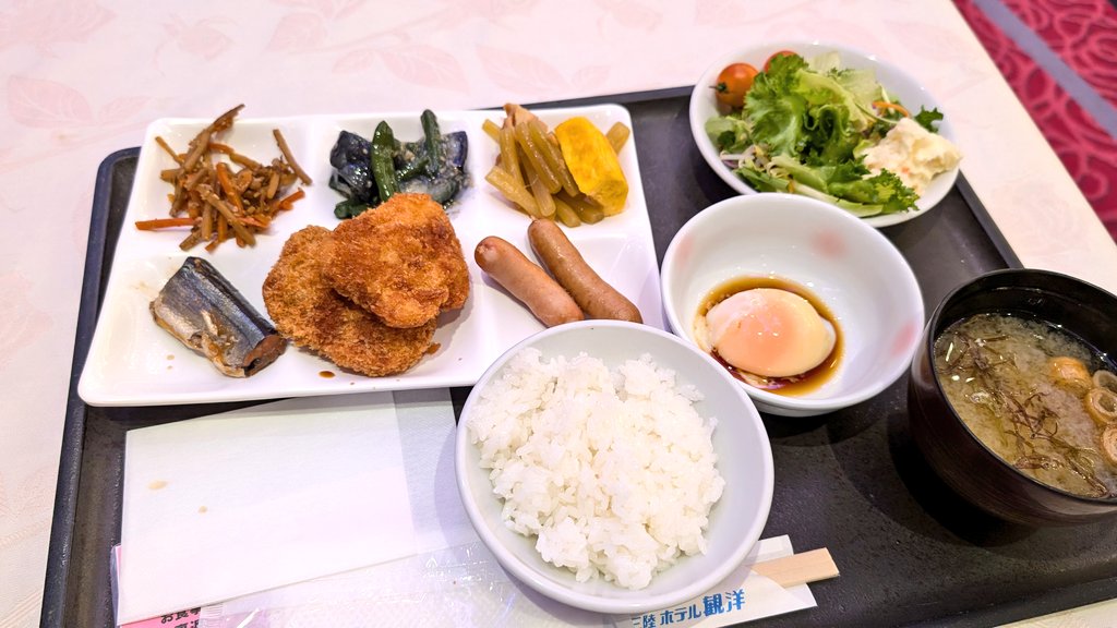 観洋さんのバイキングは 朝からお刺身が食べられるから 大好き✨