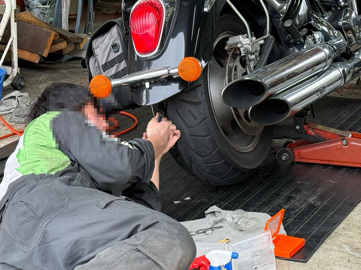 寒くないしバイク乗ろう！って思ったらまさかのパンクしてるし…急遽