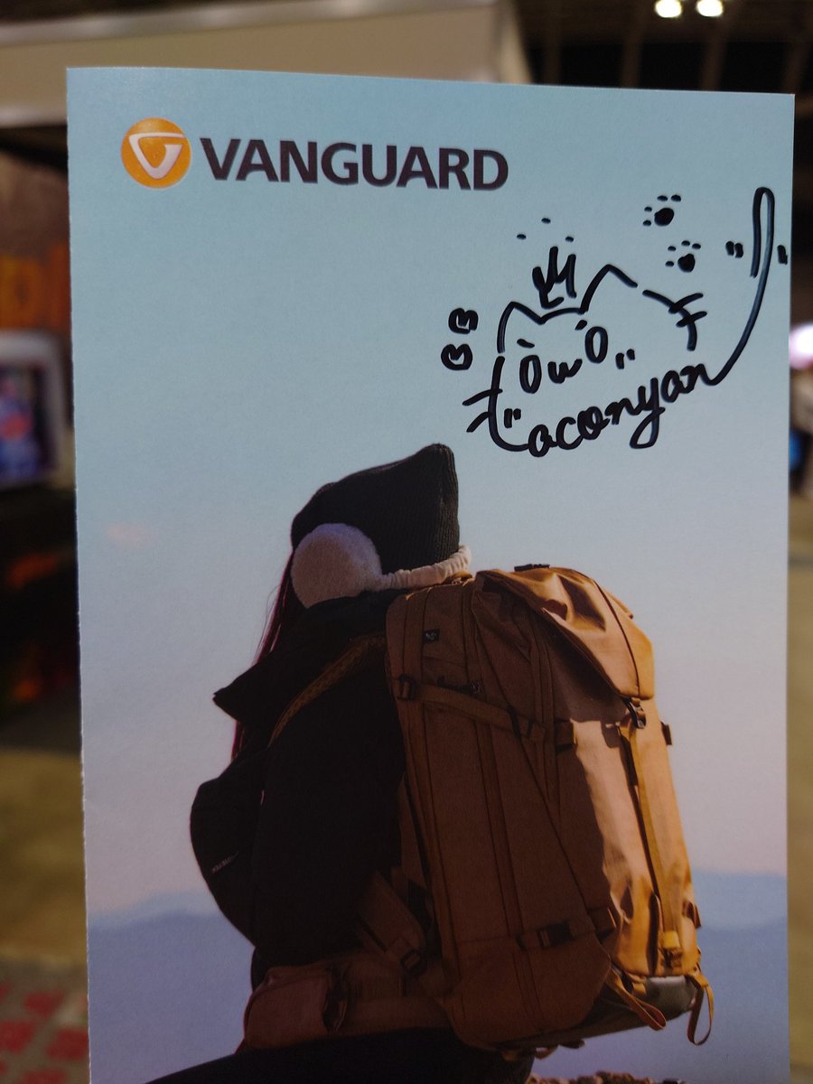 necomimi_photo まこにゃんさんのサイン入りカタログ✨ゲット✨しま