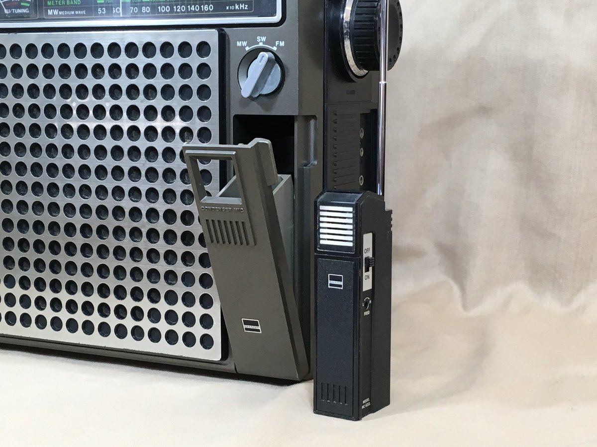 ギミックがシャープでしょ #ラジカセ #カセット #シャープ #昭和レトロ