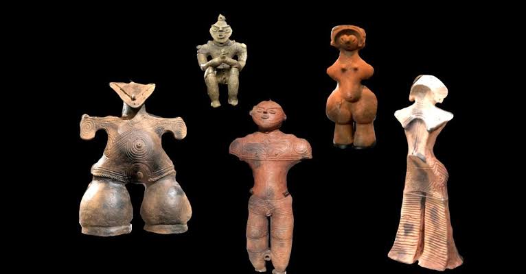 Stretching back millennia! #土偶