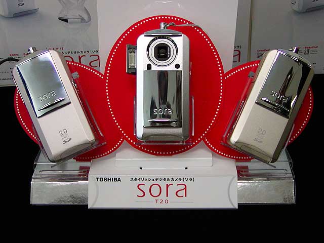 東芝、ペイント機能搭載の光学2倍/201万画素小型デジカメ「sora T-20」