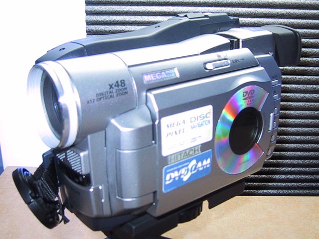 日立、8cm DVD-RAMを採用したDVDビデオカメラほか