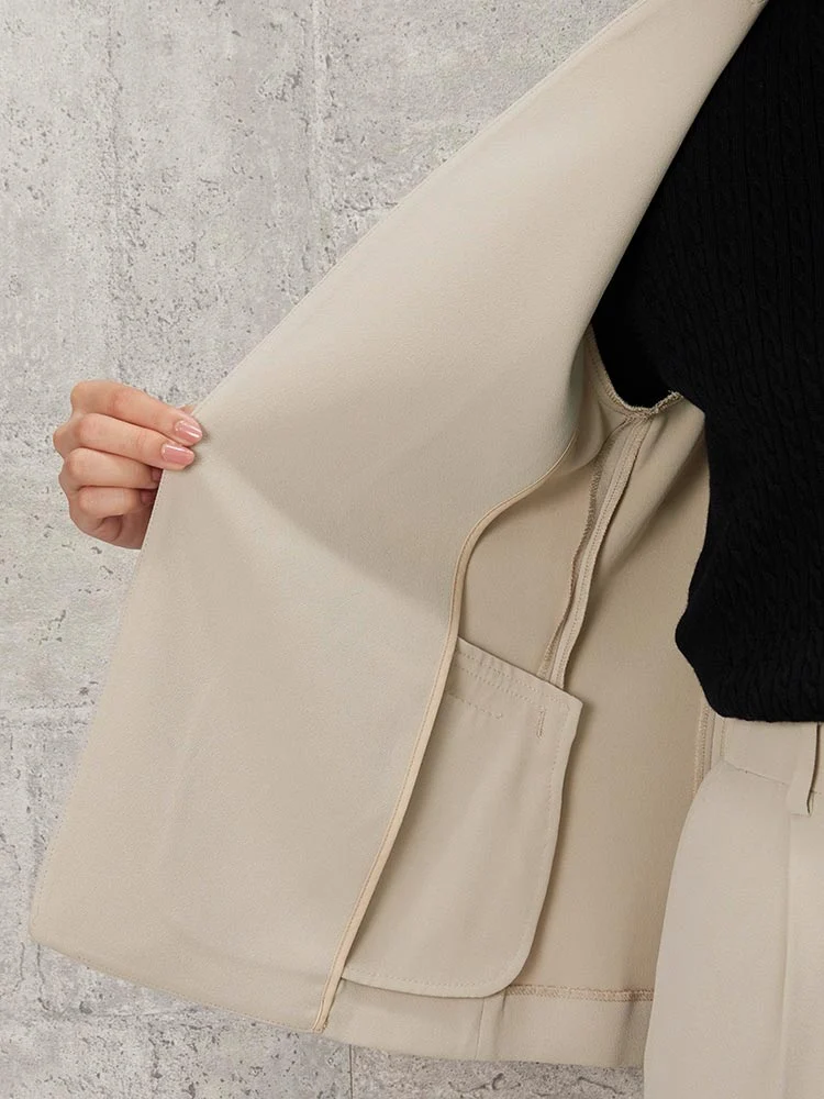 ベージュ バックサテンジョーゼット ノーカラージャケット ベージュ