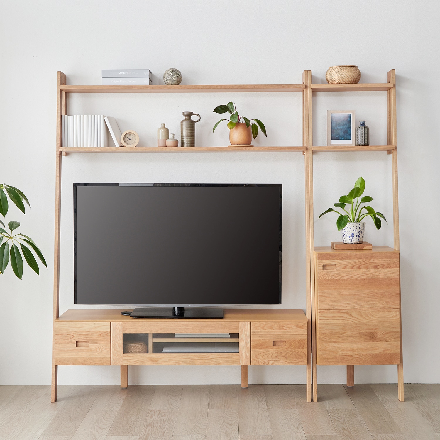 3/16まで大型送料無料】 オーク材の壁面テレビ台【LEIRIA】 ＜幅118cm