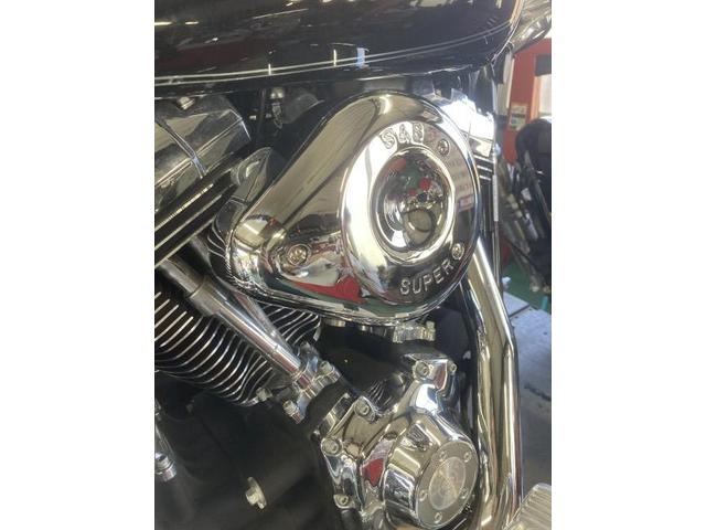 2011年 FXDL1584 ｴｱｸﾘｰﾅｰ交換（ダンガリー（ハーレー中古車）の作業