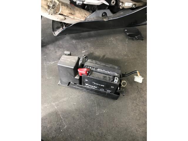 ZX-12R バッテリー交換（ウエダモーターの作業実績 2019/04/22