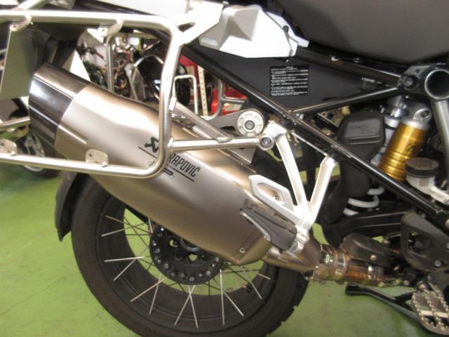 BMW R1250GS-A アクラポビッチマフラー取付②（Motorrad
