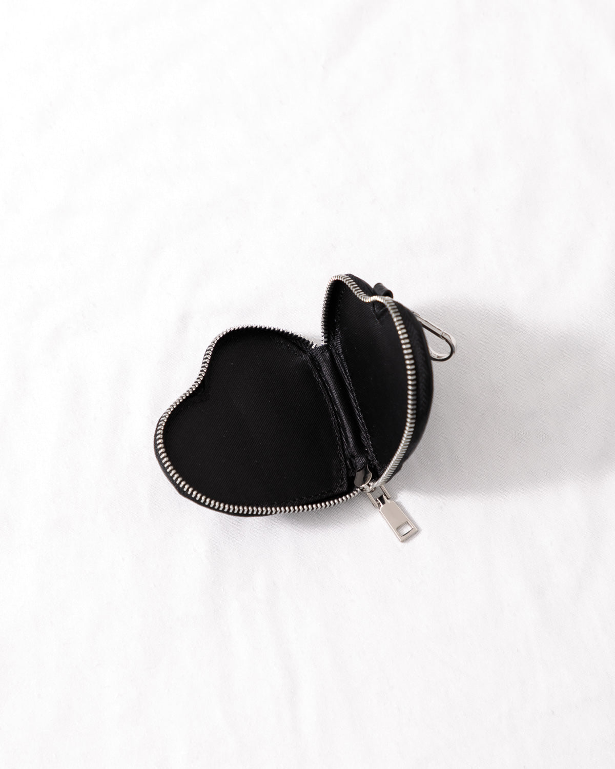 ハートポーチ付きモノグラムスクエアポシェット – pium