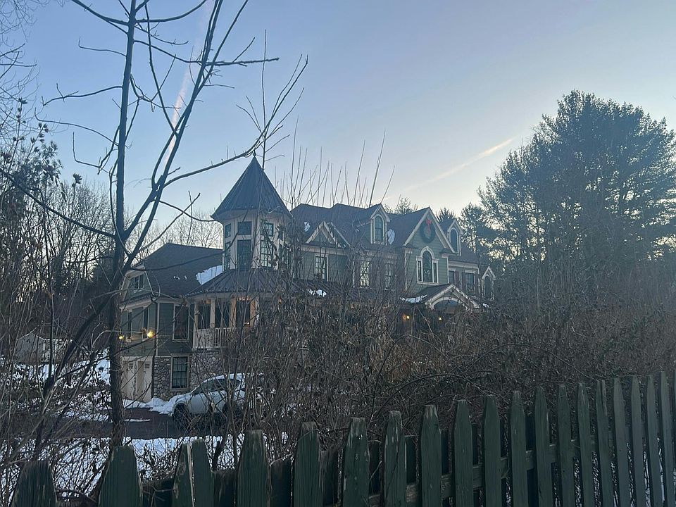 83 Carriage Hill Dr, Colts Neck, NJ 07722 | Zillow