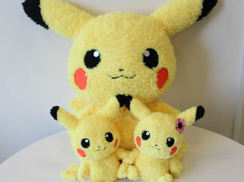 ピカチュウ もこもこぬいぐるみ、「メス」と「2L」も発売中 - ポケモンメモ
