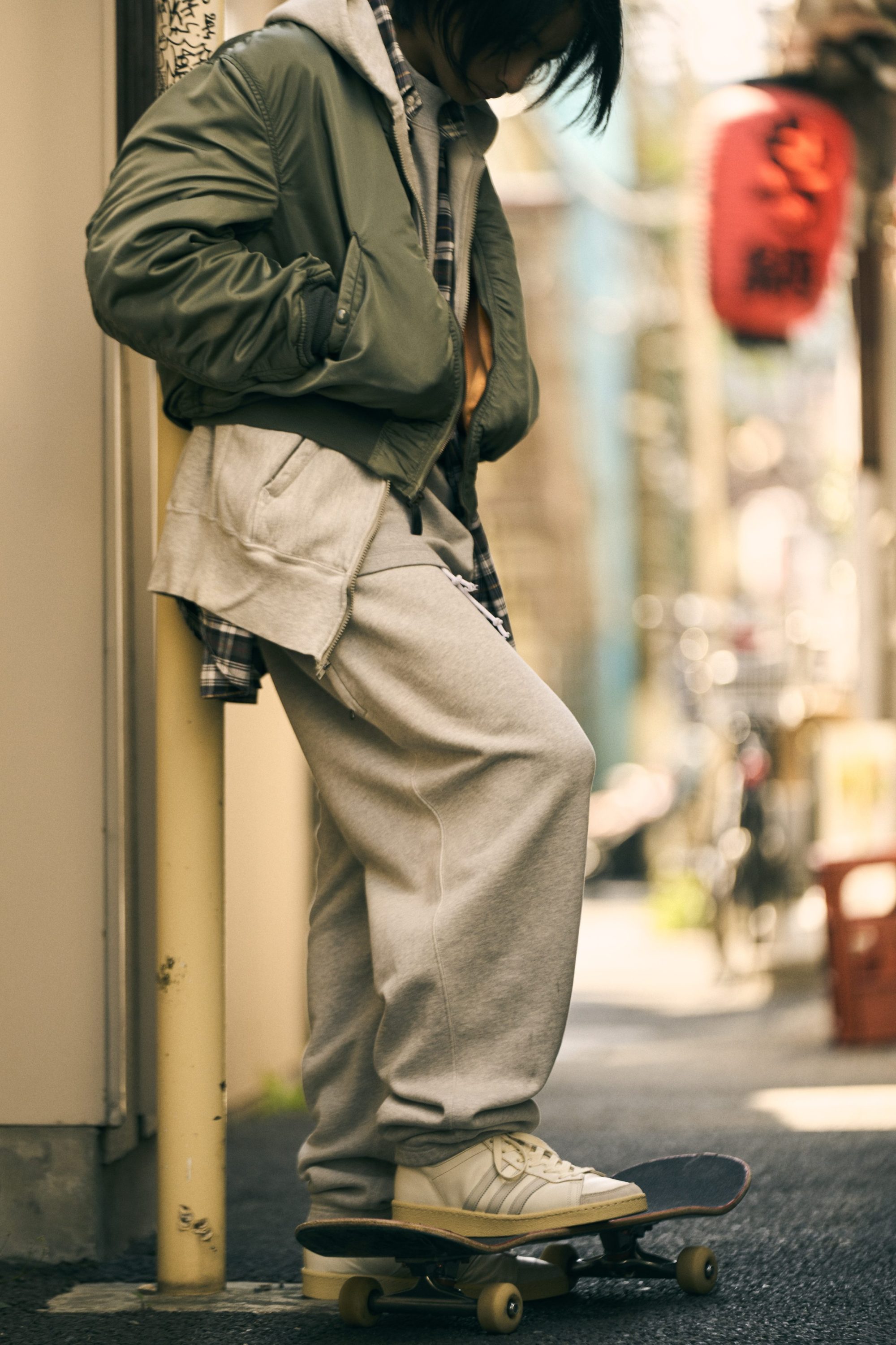 アディダス オリジナルス〉とシティボーイの肖像。／#8 モデル 江川之