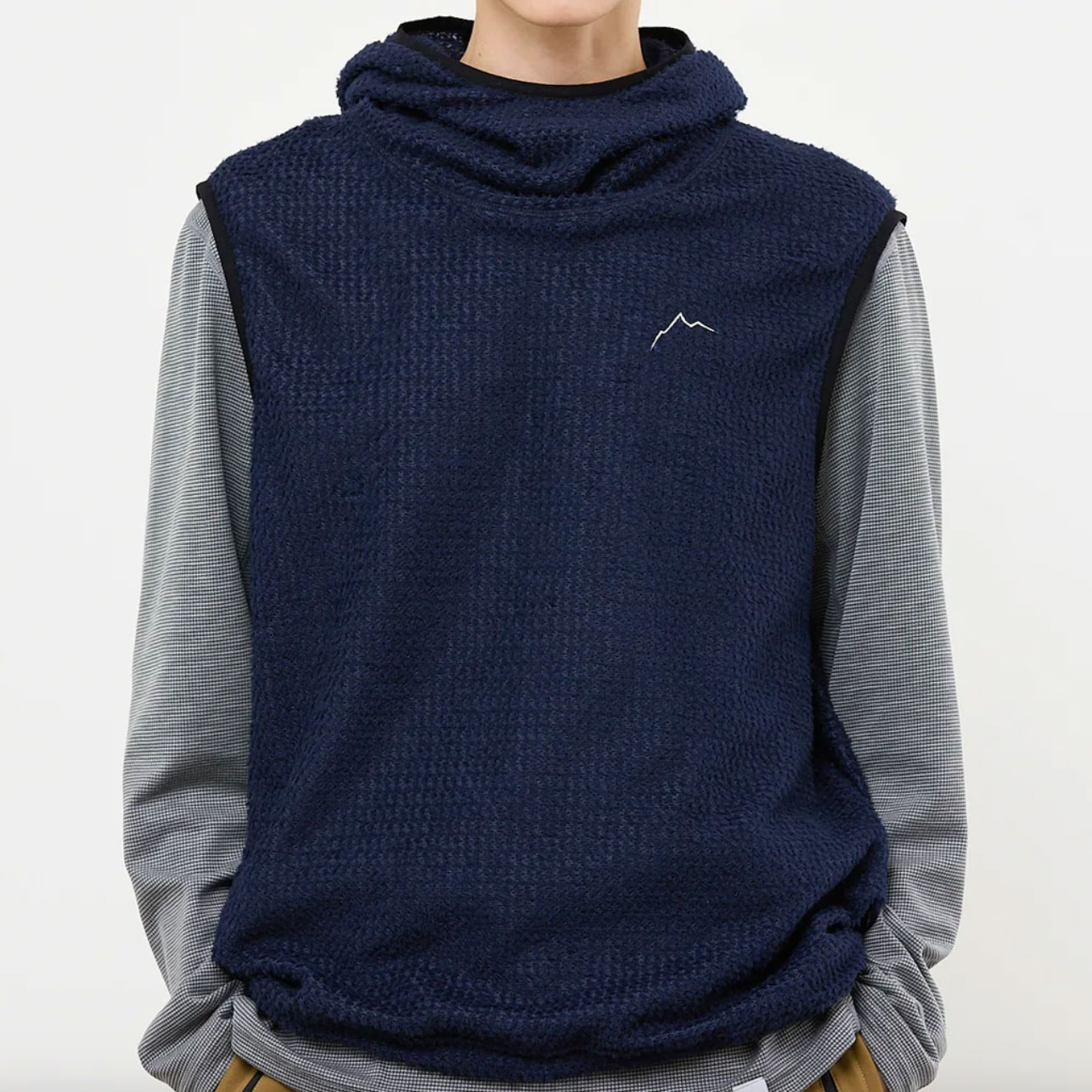 CAYL “Alpha Pullover Vest” | アクティビティを蒸れずに軽快に