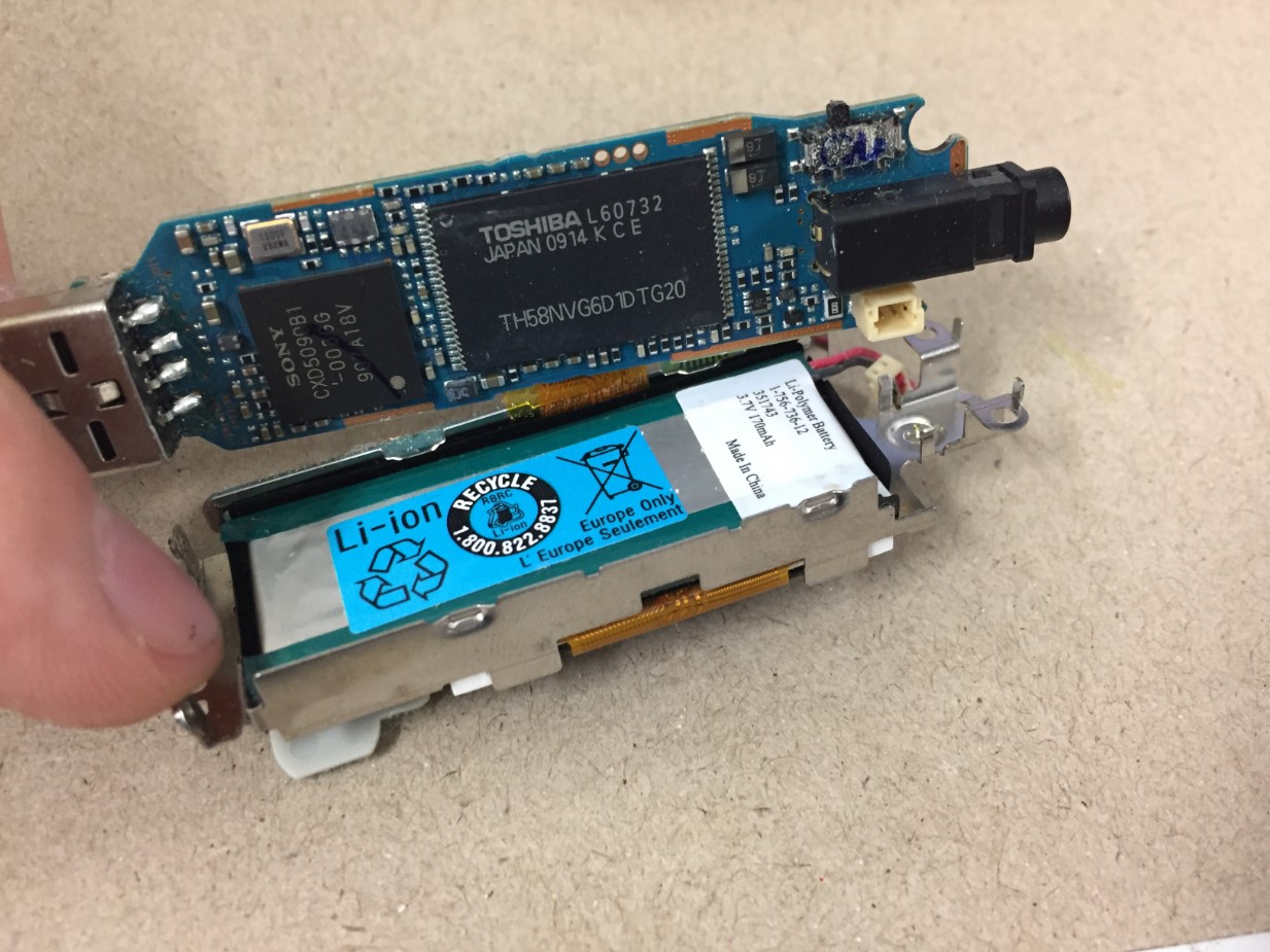 WALKMAN NW-E044/NW-E043/NW-E042のバッテリー交換修理価格は6980円